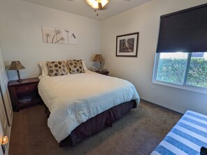 3 bedrooms, desk, iron/ironing board, travel crib