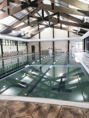 Piscine couverte, piscine extérieure