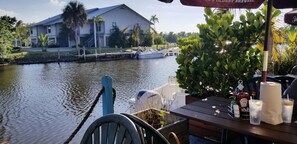 Property grounds - BEACH & SUNSETS CONDO! (Estero)