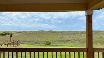 Comfort House, Private Bathroom, Sea View (A Wave From It All) | Beach | On the beach