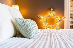 1 bedroom, iron/ironing board, WiFi, bed sheets - Historic Loft in Heart of St Elmo ★ Staycation Gem (Chattanooga)