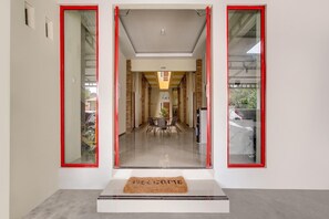 تفاصيل الفندق من الخارج