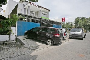 Property grounds - OYO 3170 Songo Residence (Semarang)