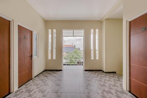 Interior - OYO 3170 Songo Residence (Semarang)