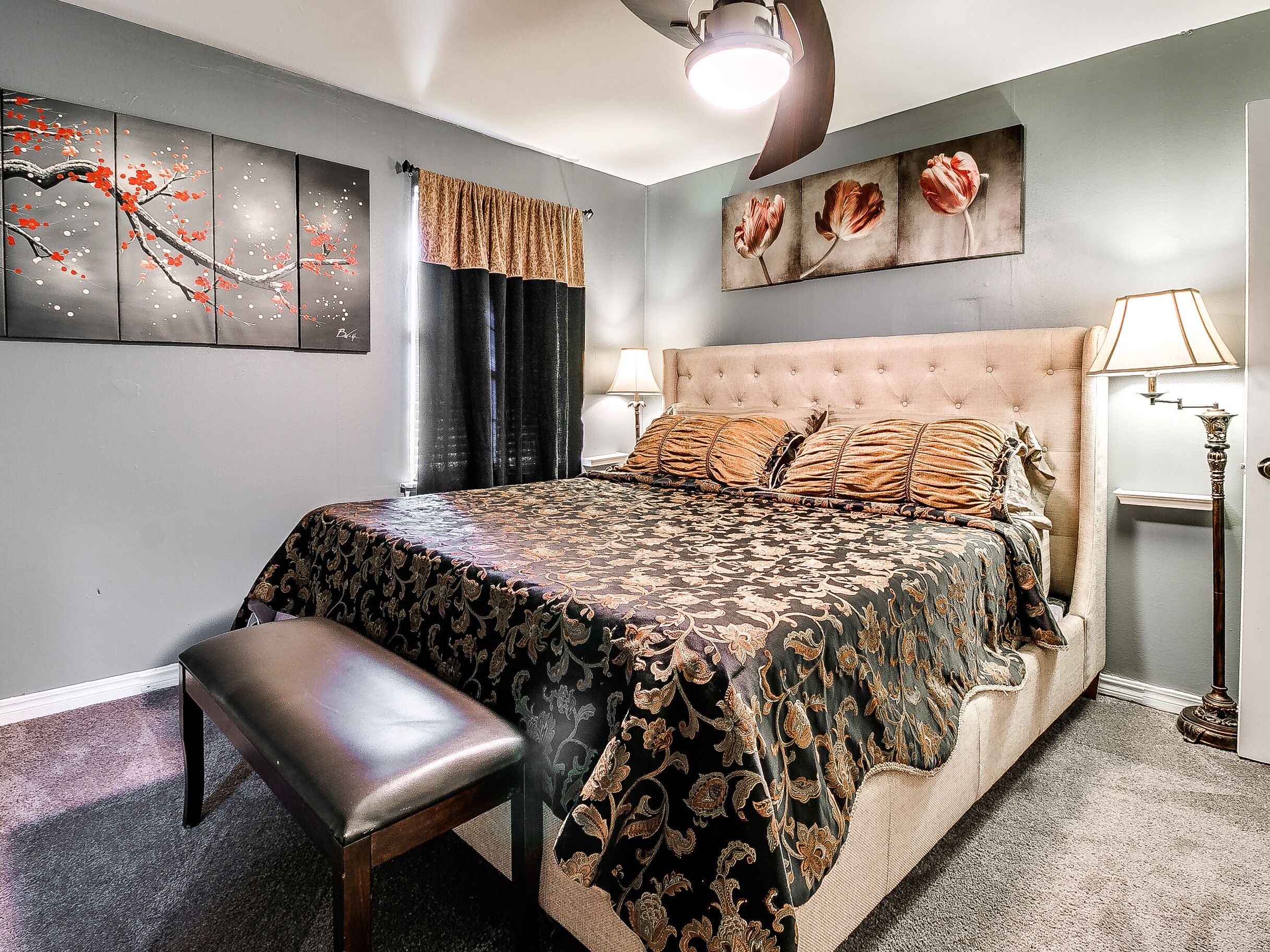 Perfect, Relaxing King bed Suits/ free parking