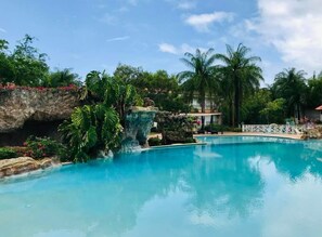 Outdoor pool, a heated pool - BEAUTIFUL 3BR, BEACH, POOL AND GOLF APARTMENT (Playa Juan Dolio)