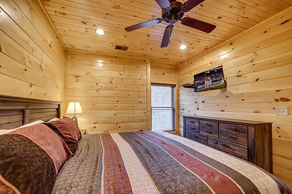 Gatlinburg - A View For Two - 2 Bedroom - Sleeps 6