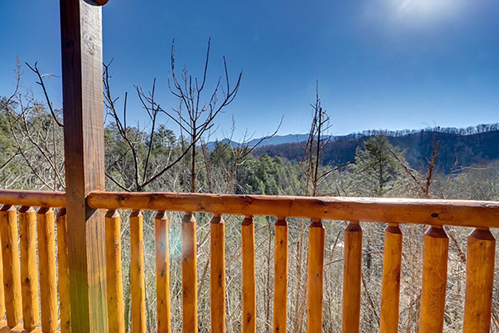 Gatlinburg - A View For Two - 2 Bedroom - Sleeps 6