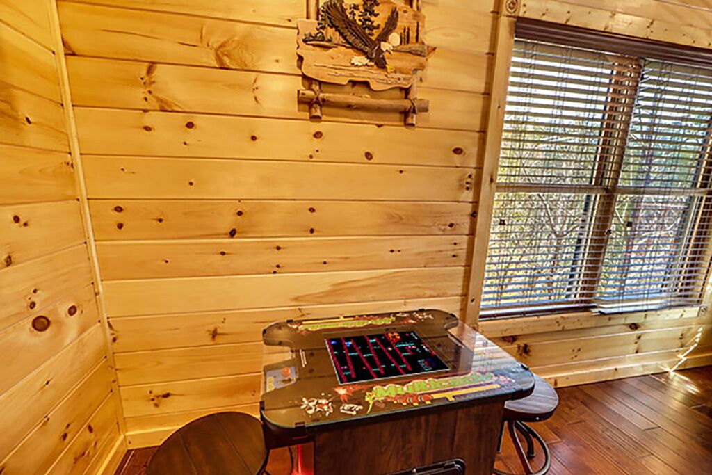 Gatlinburg - A View For Two - 2 Bedroom - Sleeps 6