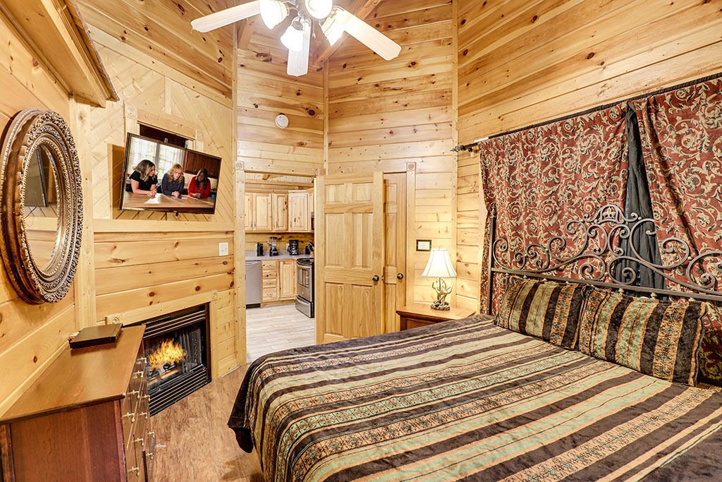 Gatlinburg - Almost Paradise - 1 Bedroom - Sleeps 4