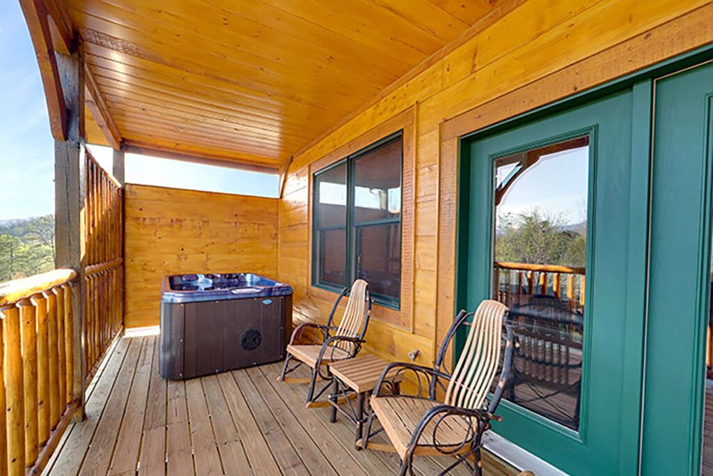 Gatlinburg - Bear's Den - 2 Bedroom - Sleeps 8