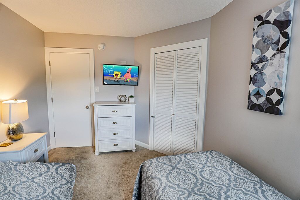 Gatlinburg - Black Bear's Lair - 2 Bedroom - Sleeps 6