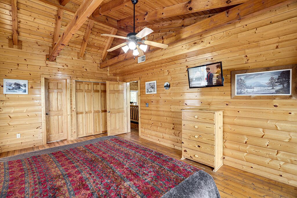 Pigeon Forge - Bluebirds Over The Valley - 8 Bedroom - Sleeps 26