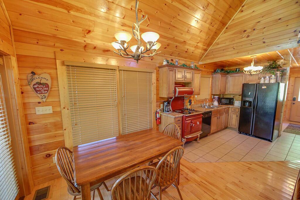 Gatlinburg - Cherokee Ridge - 3 Bedroom - Sleeps 10