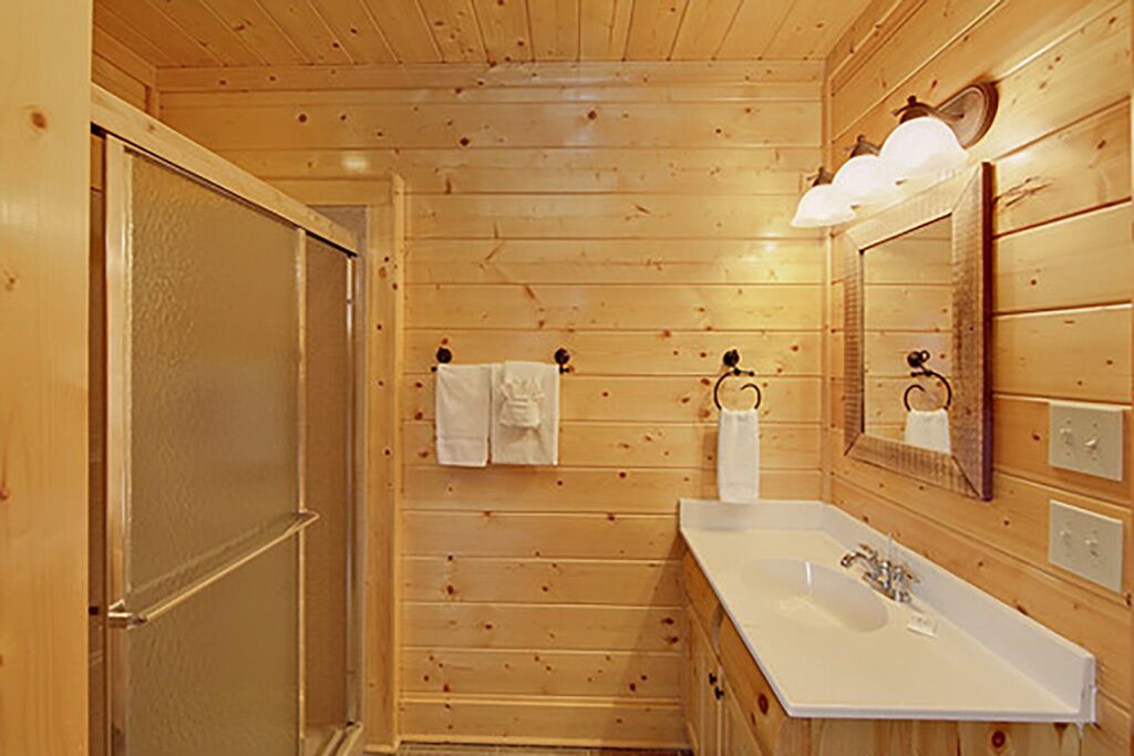 Pigeon Forge - Country Bear Cottage - 1 Bedroom - Sleeps 5