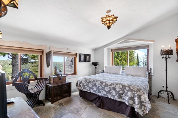 2 bedrooms, iron/ironing board, Internet, bed sheets