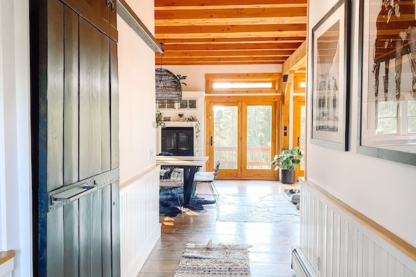 Entryway off the mudroom