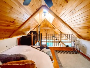 4 makuuhuonetta, työpöytä, silitysrauta/-lauta, ilmainen Wi-Fi