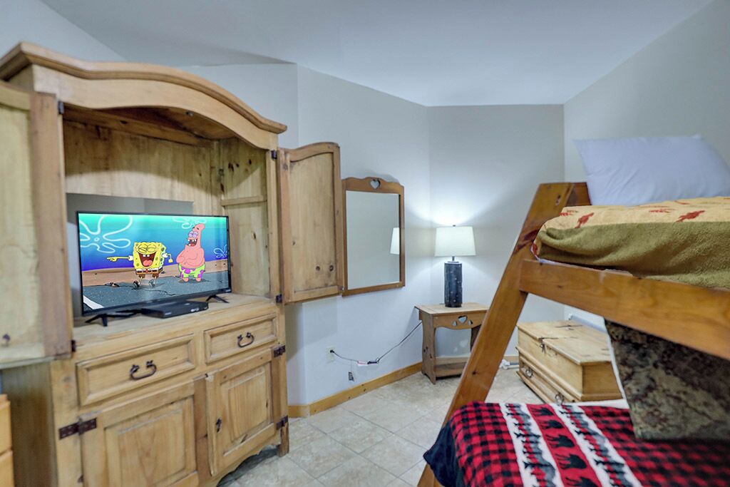 Pigeon Forge - Lofty Pines - 2 Bedroom - Sleeps 6