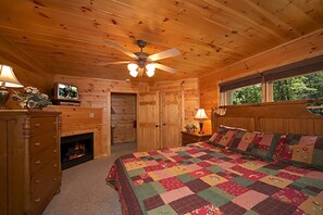 2 bedrooms, iron/ironing board, free WiFi, bed sheets - Spacious Cabin w/ Game Room, Hot Tub & Fireplace (Gatlinburg)