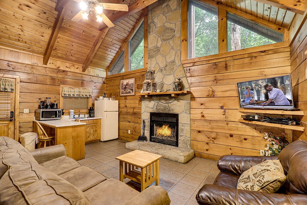Pigeon Forge - SECLUSION Cabin - 1 Bedroom - Sleeps 2