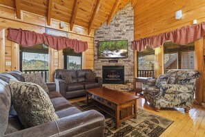 Fernseher, Kamin, Videospiele, Tischfußball