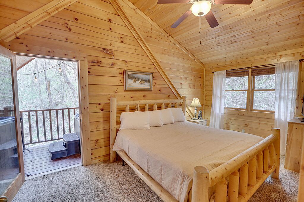 Pigeon Forge - Tucked Inn - 2 Bedroom - Sleeps 8