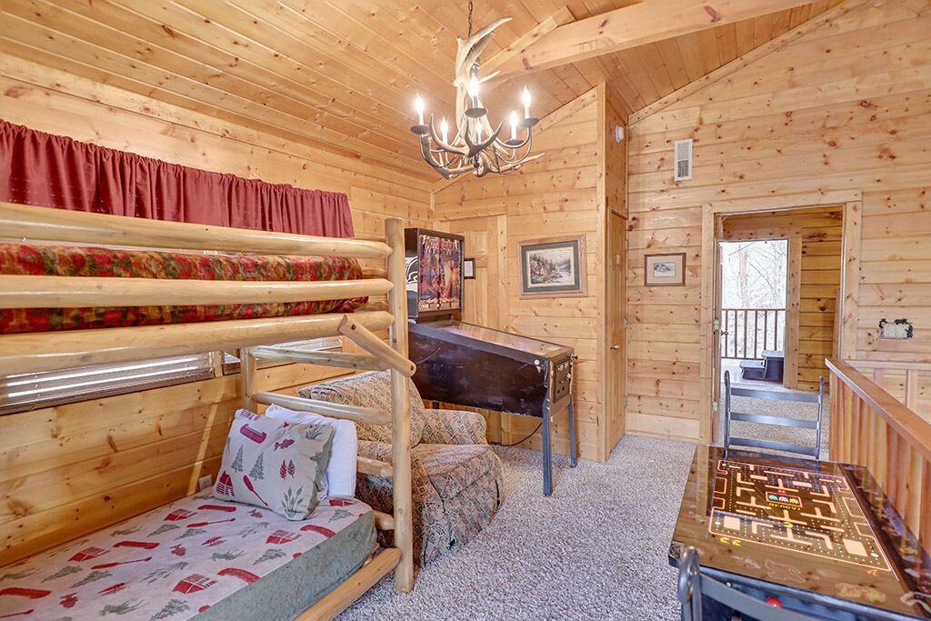 Pigeon Forge - Tucked Inn - 2 Bedroom - Sleeps 8