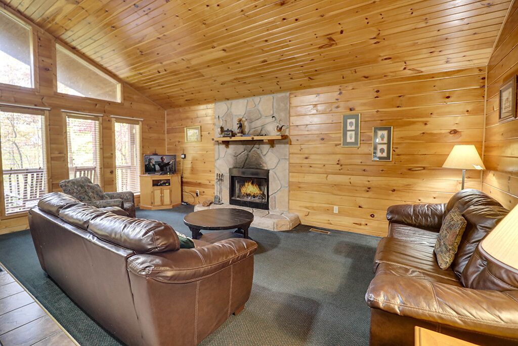 Pigeon Forge - Wooded Wonderland - 2 Bedroom - Sleeps 6