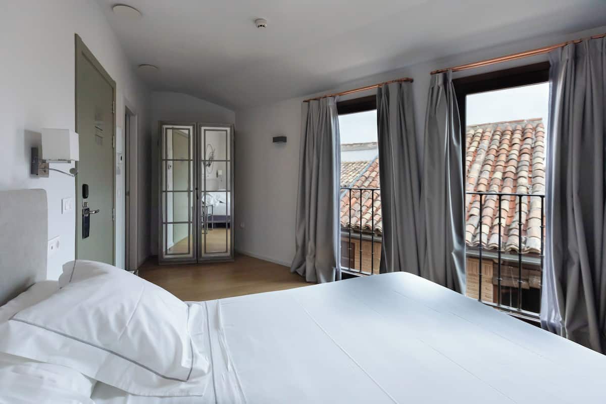 Literie de qualité supérieure, couette en duvet d'oie, minibar