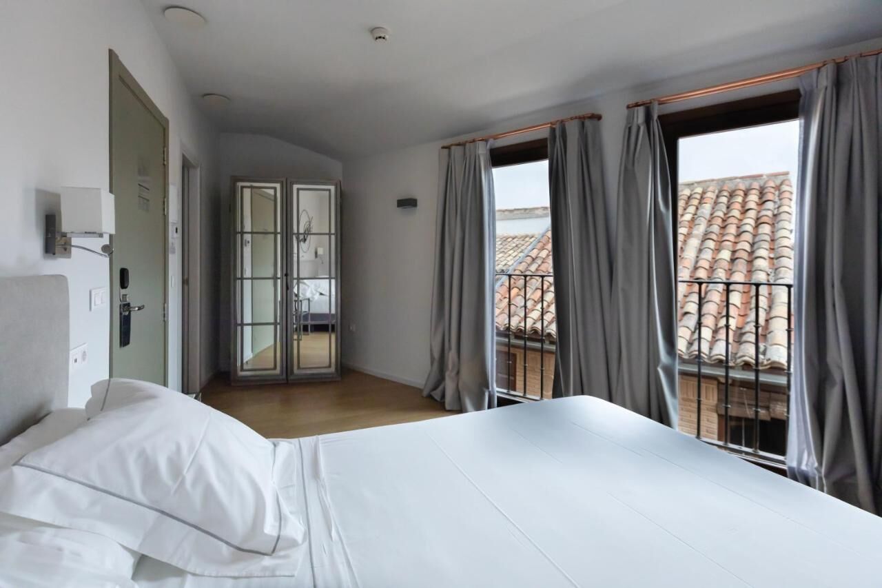 double room (boutique) | 1 bedroom, minibar, in-room safe, individually decorated