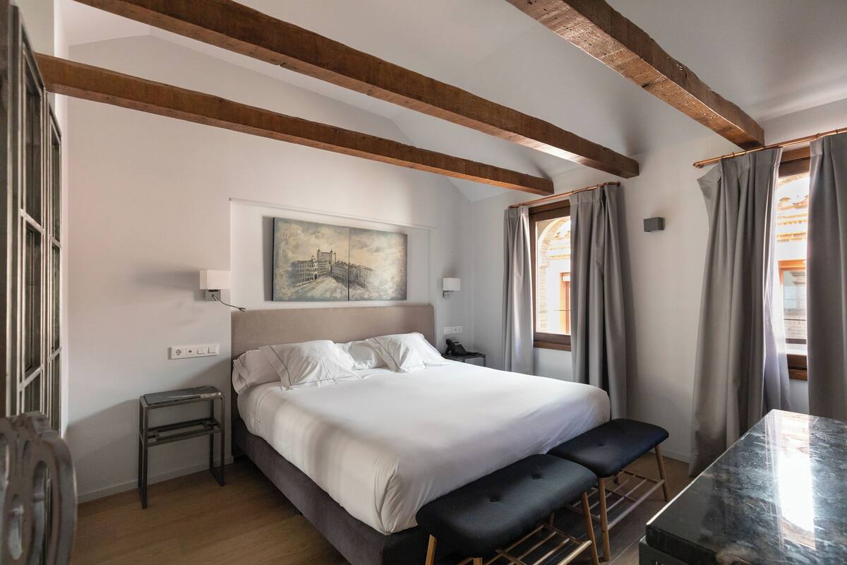 Literie de qualité supérieure, couette en duvet d'oie, minibar
