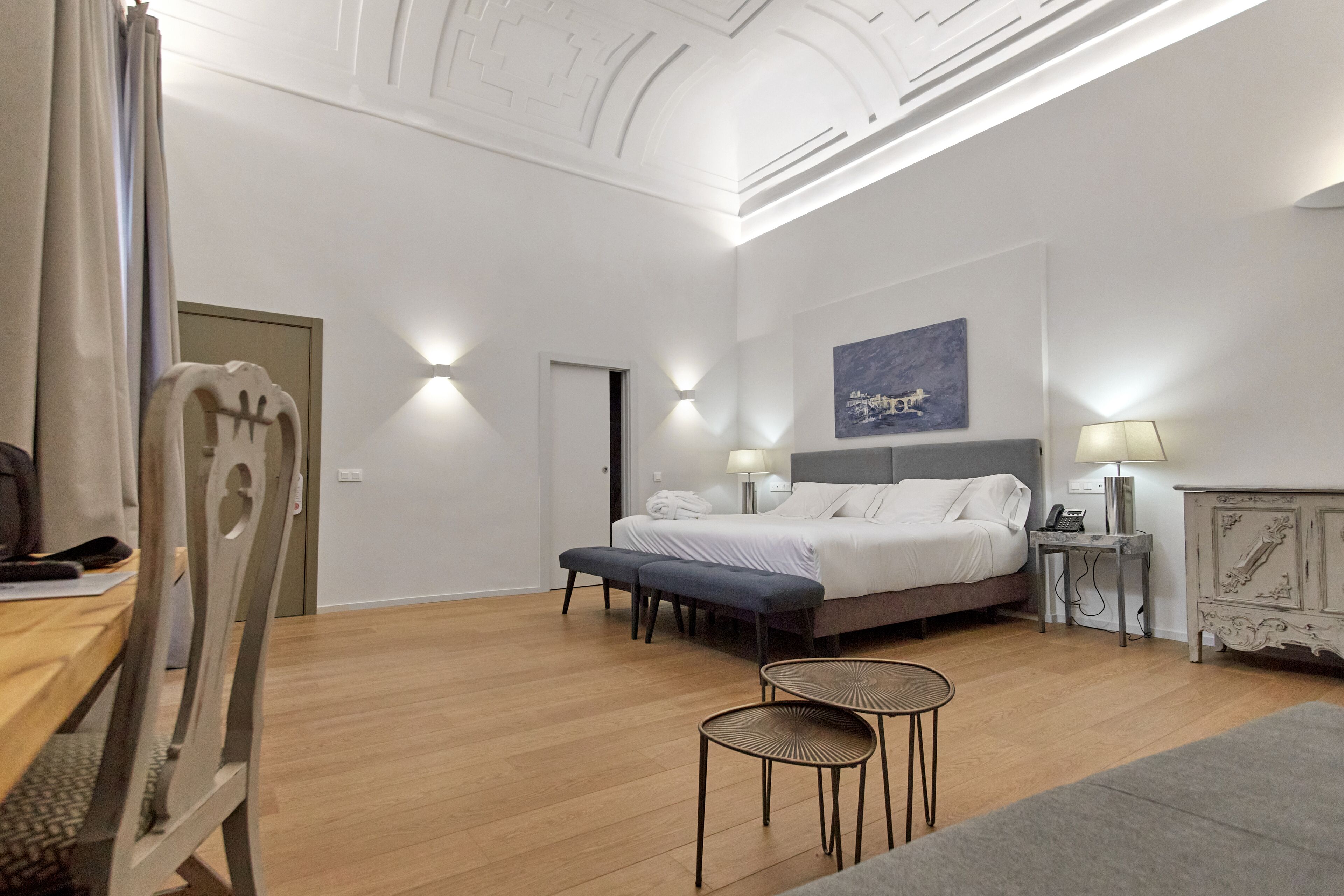 deluxe studio suite | 1 bedroom, minibar, in-room safe, individually decorated