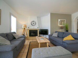 Televisie en een open haard