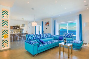 TV, fireplace, stereo - My Exclusive Italy - Beachfront Villa Sorrento & private sea access (Sorrento)