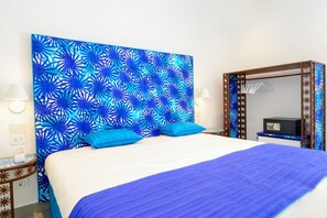 Unclassified image, 4 of 86, button - My Exclusive Italy - Beachfront Villa Sorrento & private sea access (Sorrento)