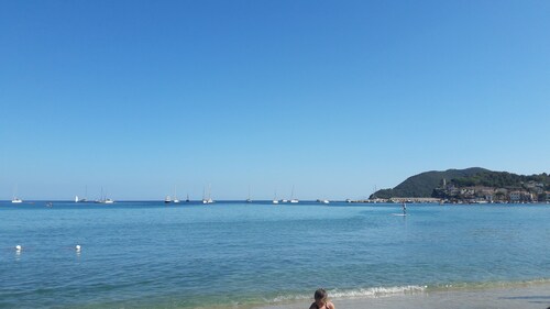 Marina di Campo apart 5-9p, raised ground floor of villa CIN: IT049003C229FRDDLB