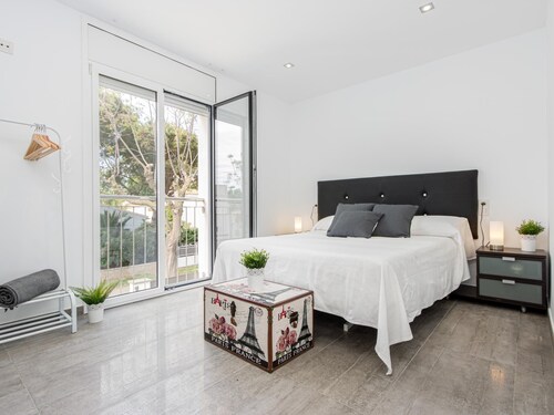 Maison neuve avec piscine privée chauffée, parking, wifi, salle de jeux