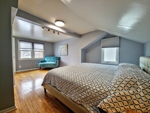 5 多间卧室、办公桌、熨斗/熨衣板、旅行婴儿床