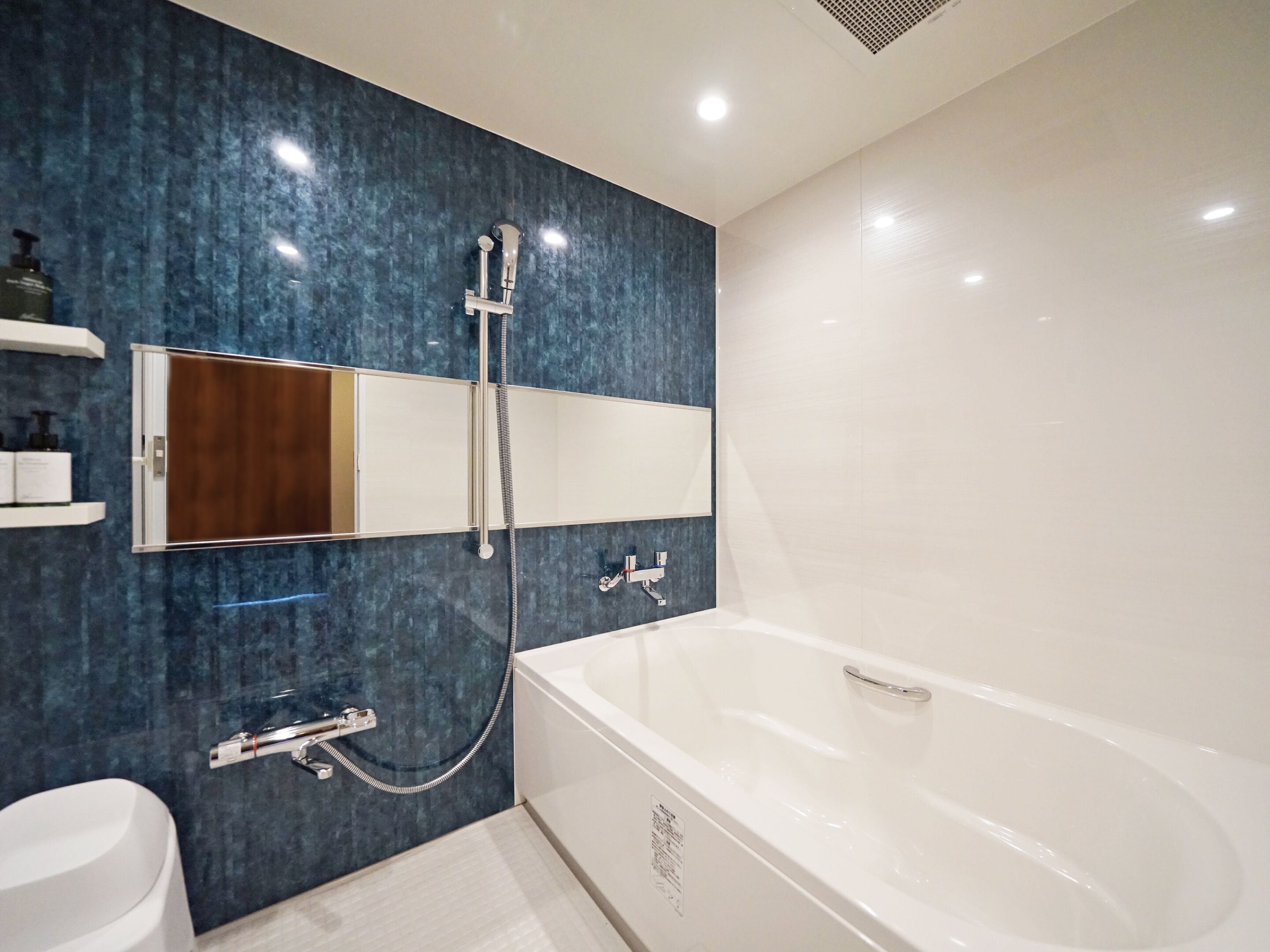condo suite maisonette, non smoking | bathroom | separate bathtub and shower, deep-soaking bathtub, free toiletries