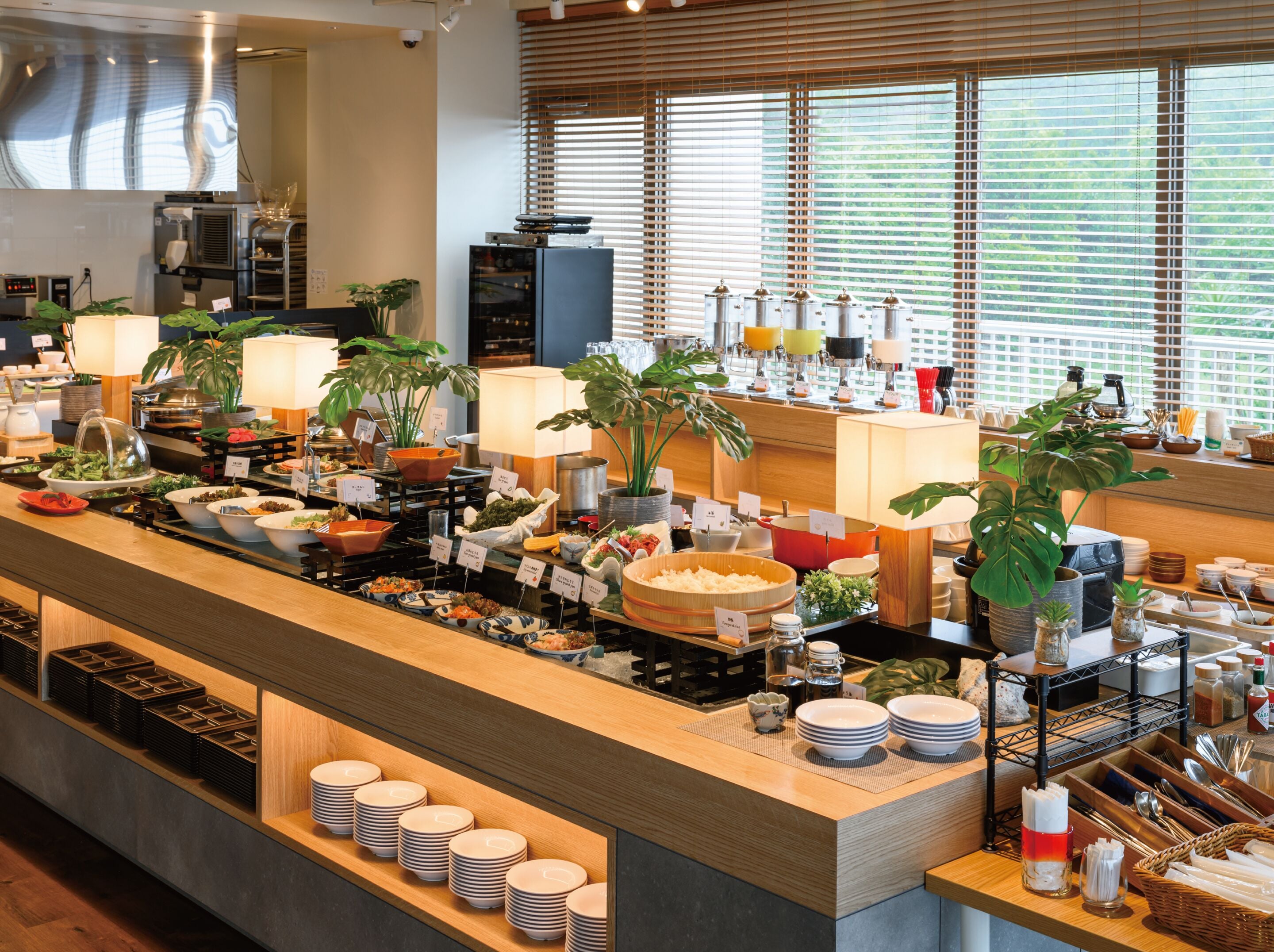 daily buffet breakfast (jpy 3500 per person)