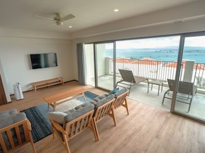 Suite Junior, Bebas Asap Rokok, pemandangan samudra (Condo Suite) | 2 kamar tidur, selimut bulu angsa, meja kerja, dan tirai kedap cahaya