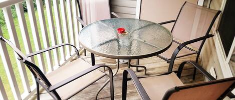 تناول الطعام بالخارج