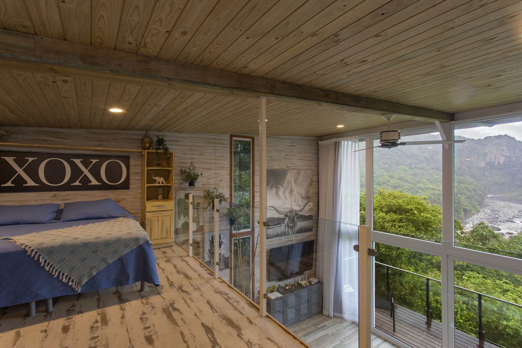 3 soverom, skrivebord, wi-fi (inkludert) og sengetøy