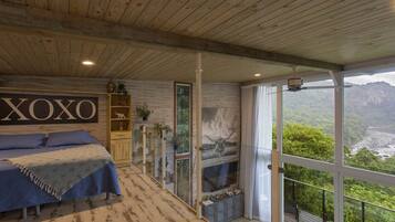 3 soverom, skrivebord, wi-fi (inkludert) og sengetøy