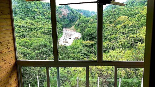 Canyon Casa: Direct Riverfront :20 Minutes to the SJO Airport !