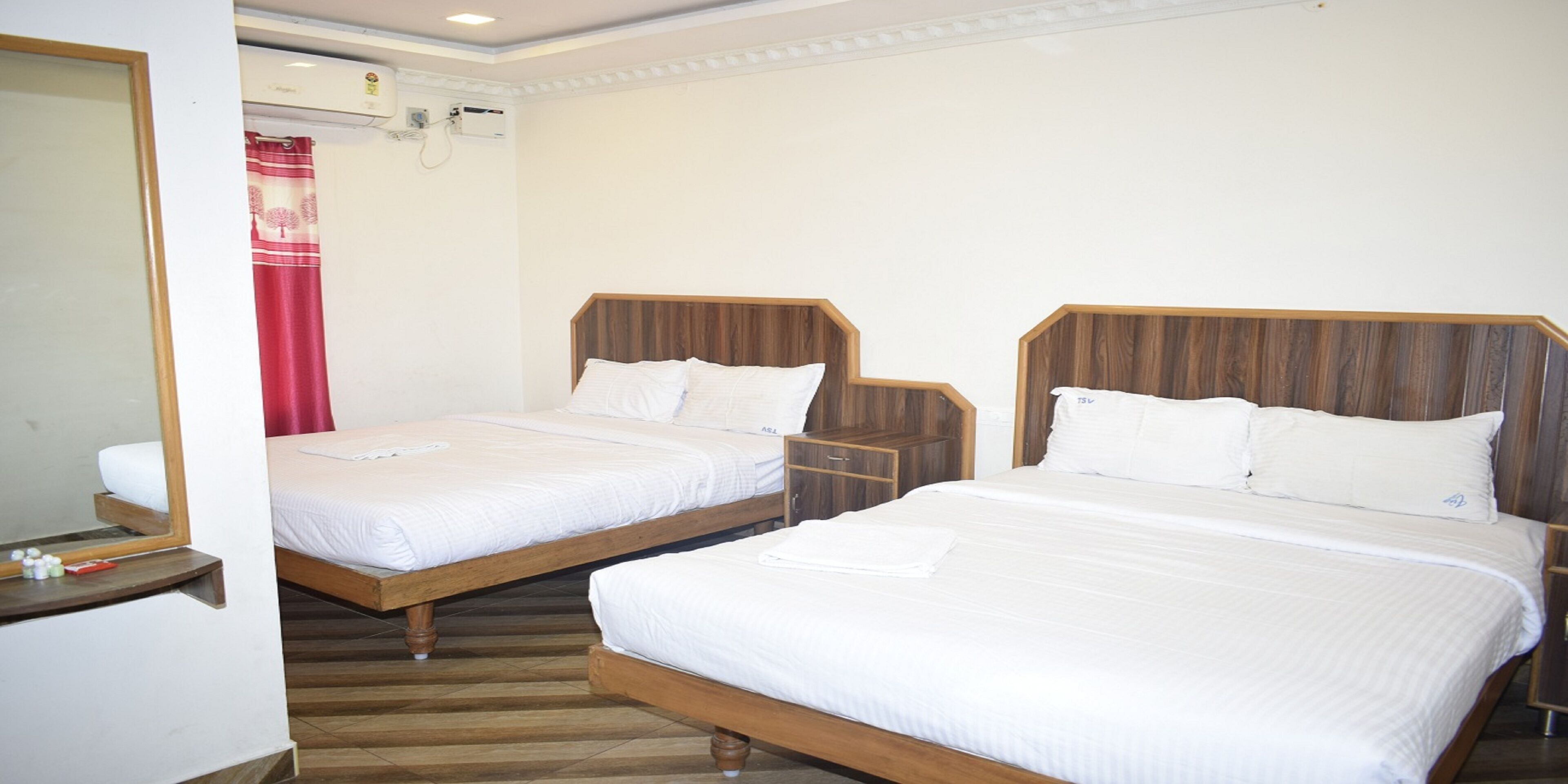 Executive Double Room | Individually furnished, desk, free WiFi, bed sheets