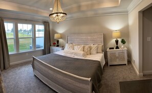 5 Schlafzimmer, Schreibtisch, Bügeleisen/Bügelbrett, Reisekinderbett