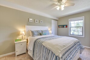1 bedroom, Internet, bed sheets - PCB Resort Condo w/ Private Balcony & 3 Pools! (Panama City Beach)