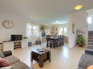Flat-screen TV - Villa Zara by Interhome (Pula)